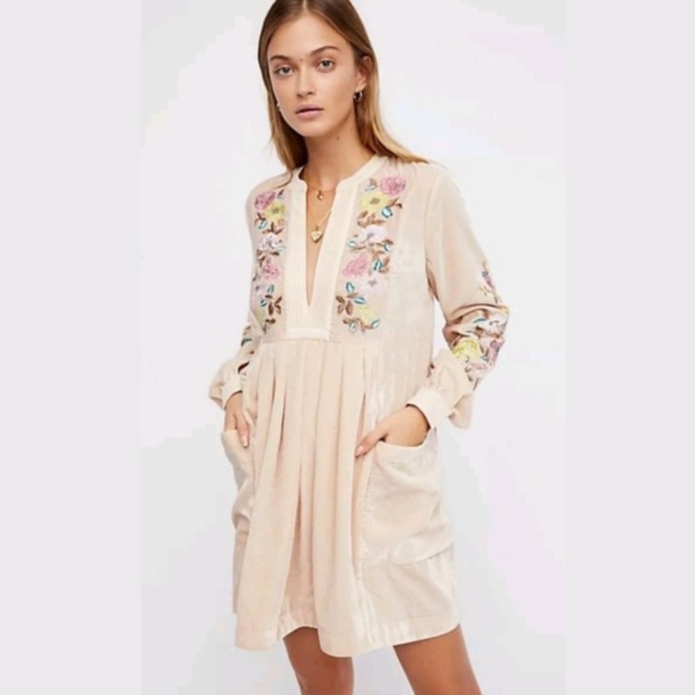 Free people ivory velvet dress size small never worn